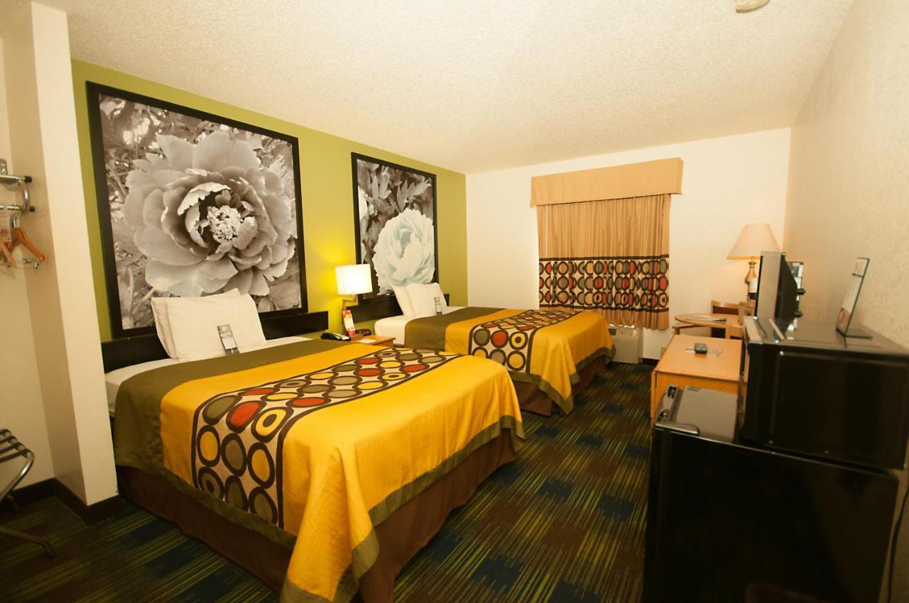 Super 8 By Wyndham Corydon Hotel Exterior photo